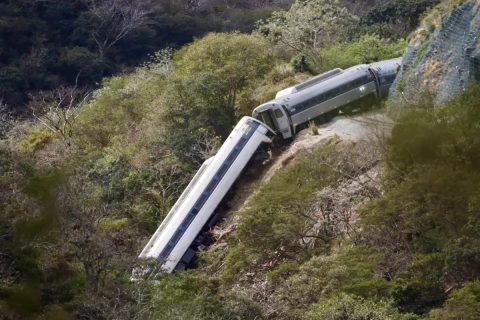 Vinculan a proceso a dos implicados en descarrilamiento del Tren Interoce&aacute;nico