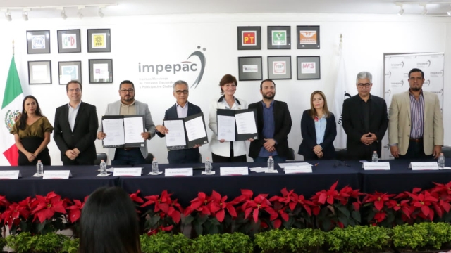 Firman convenio de colaboración Colegio de Notarios e Impepac