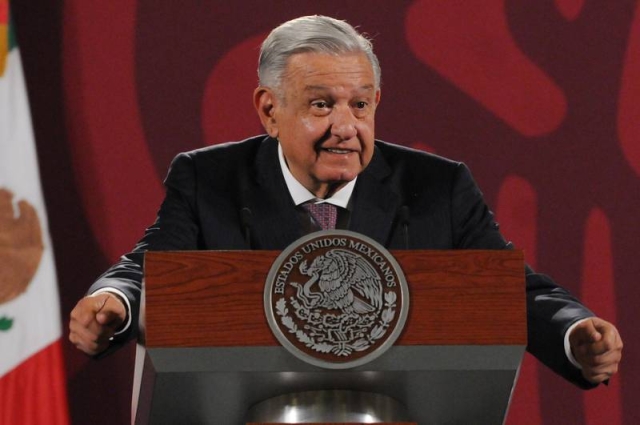 AMLO afirma que órdenes de aprehensión canceladas por caso Ayotzinapa pueden reactivarse