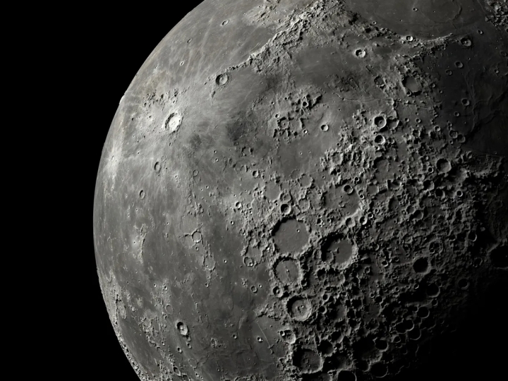 El viento solar crea agua en la Luna, descubren los científicos