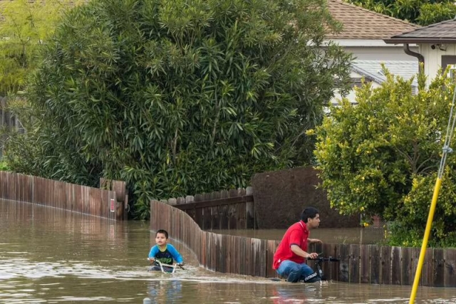 California bajo el agua: Tormentas, nevadas y riesgos de inundación continuarán