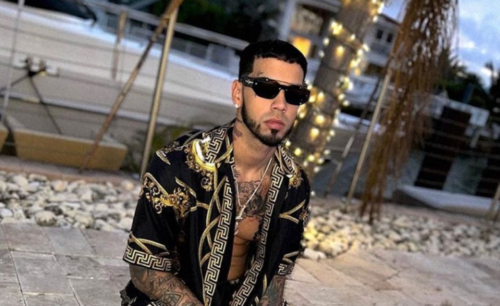 Anuel AA pospone sus conciertos en EU hasta 2023