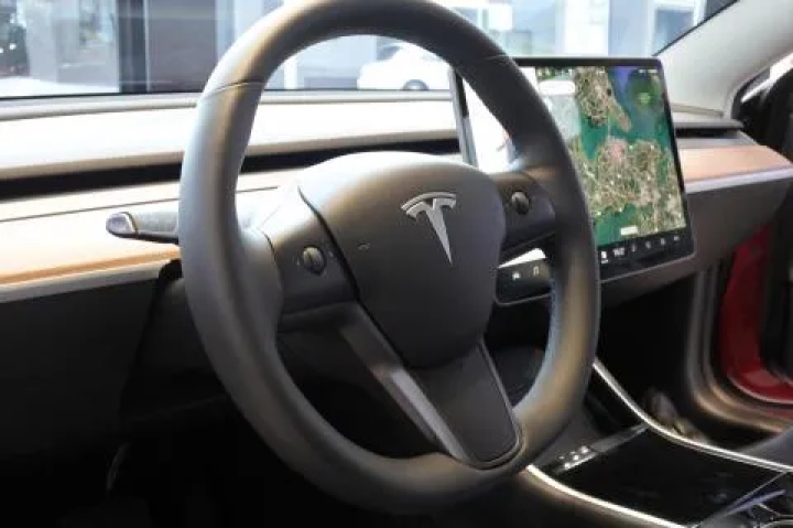 Pronto los usuarios de Tesla podrán hacer videollamadas por Zoom