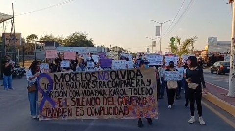 Estudiantes marchan en Jojutla exigiendo justicia por asesinatos de Kimberly Joselin y Karol; piden destituir a rectora