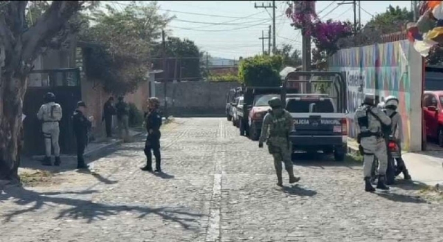 Un auto que estaba en la zona fue alcanzado por al menos un proyectil.