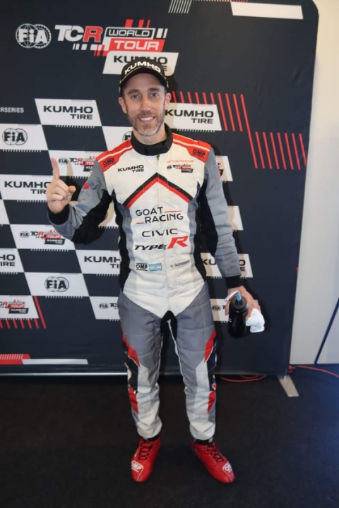 El piloto argentino Esteban Guerrieri se impuso en la primera fecha del FIA TCR World Tour.