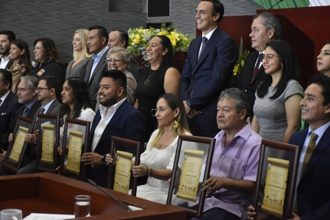 Entregan Mérito Periodístico 2025 en Congreso local; Silvia Lozano, de La Unión de Morelos, entre los galardonados