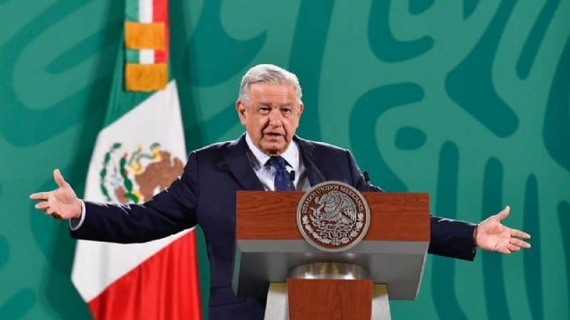 AMLO se declara cristiano.