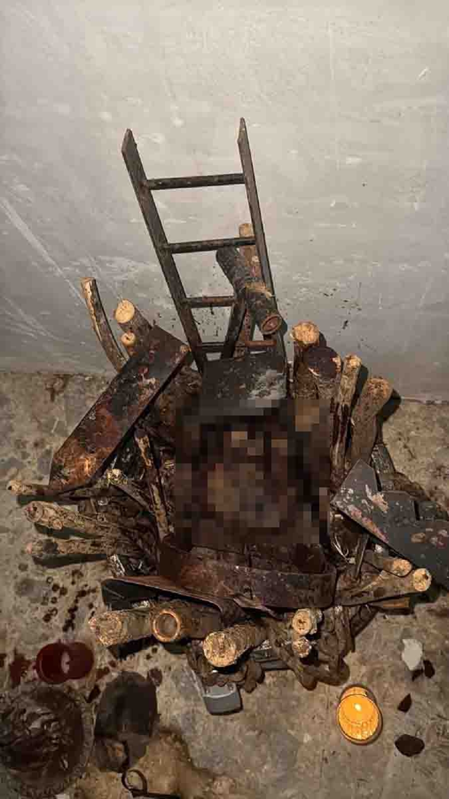 Cráneos humanos y restos de sangre fueron hallados en un cuarto de la vivienda ubicada en la calle Nueva Rusia de la colonia Lomas de Cortés, en Cuernavaca.  