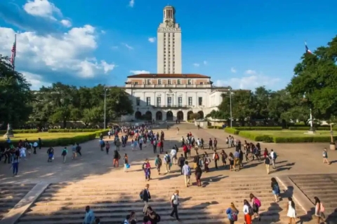 Piden a universidades en Texas identificar a estudiantes sin ciudadanía