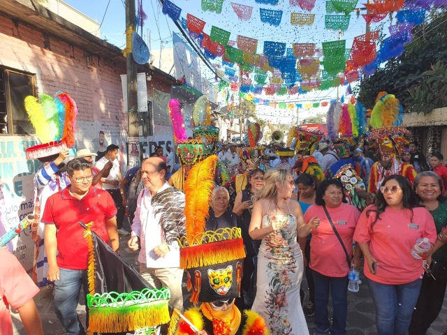 Rodrigo Arredondo y Araceli García celebran carnaval en Tetelcingo