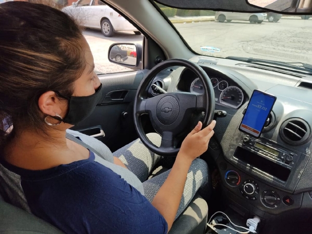 Detrás del volante por la suspensión de clases presenciales