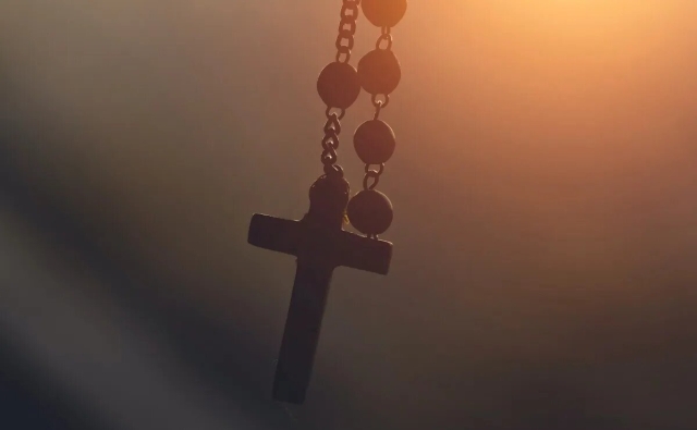 &#039;Dios no es hombre ni mujer&#039;, iglesia católica estudia quitar género al creador