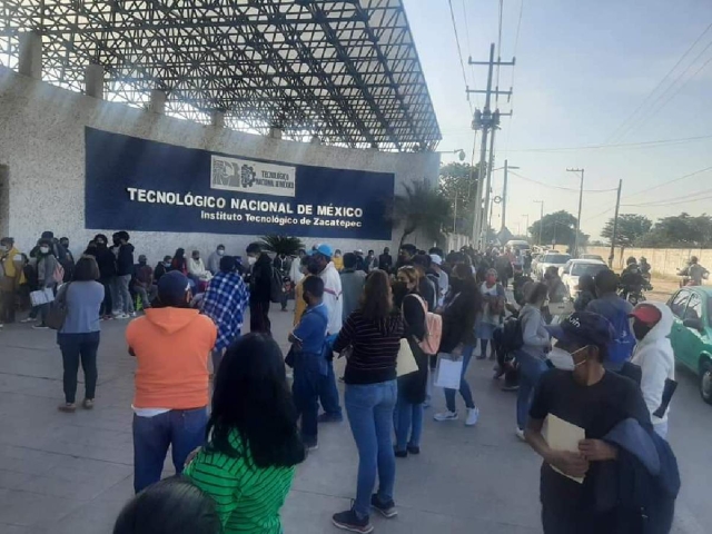 Los adolescentes casi agotaron las dosis designadas para la sede regional.