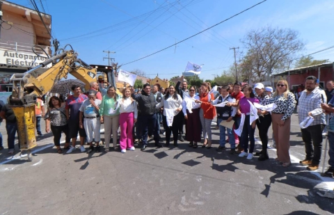 Autoridades municipales encabezaron la puesta en marcha de la obra.