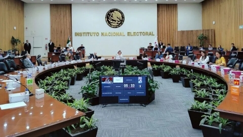 INE enfrenta retrasos en material electoral para la elección judicial