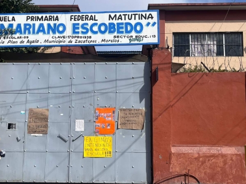 La madre de familia reconoci&oacute; que la escuela ya es famosa por su problem&aacute;tica, de modo que muchos padres han sacado a sus hijos de la instituci&oacute;n.