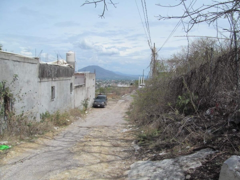  Colonos de Chiverías analizan tomar acciones para exigir al gobierno que cumpla los acuerdos de darles más agua o reducir la tarifa.
