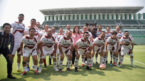 A esa cascarita llegaron todos los alcaldes emanados de Morena y otros más provenientes de otros partidos políticos… 