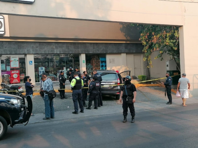 Los cuerpos quedaron en el interior del establecimiento.