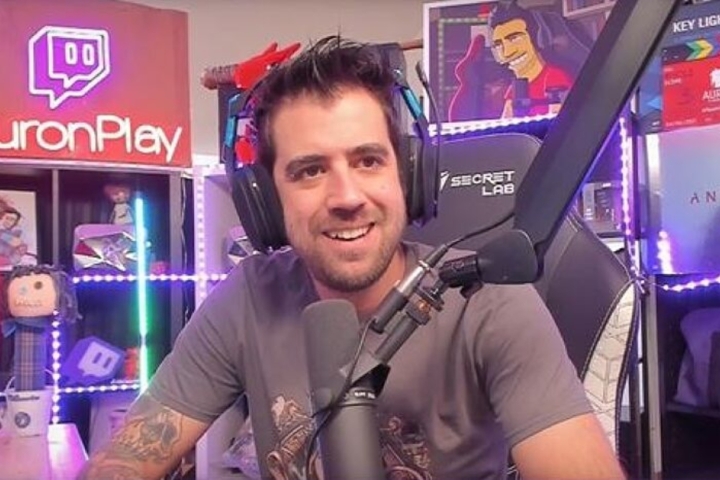 AuronPlay es hospitalizado y operado de emergencia: este es su estado de salud