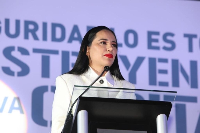 Sandra Cuevas se autodestapa para gobernar la CDMX