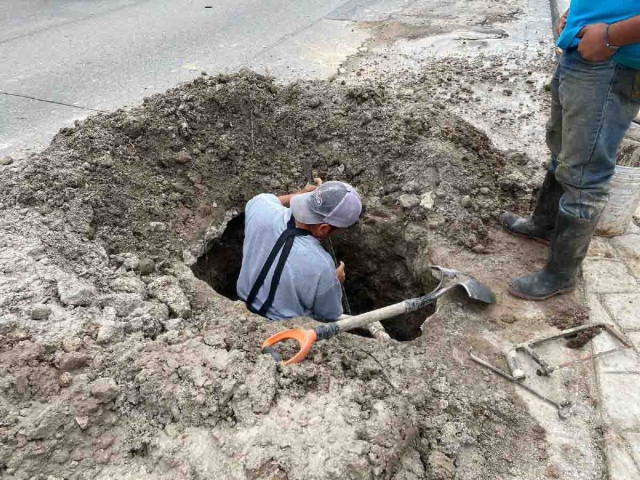 Bloqueos en tuberías dejan sin agua a varias colonias