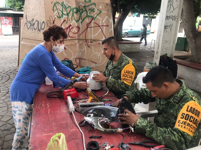 Realiza personal militar actividades de labor social en colonia La Lagunilla