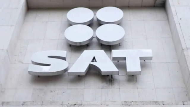 SAT niega acuerdo con Grupo Salinas por adeudos fiscales