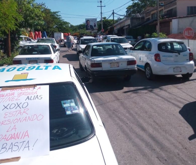 Cerraron taxistas dos accesos en Amacuzac; demandan freno a taxis &#039;pirata&#039;