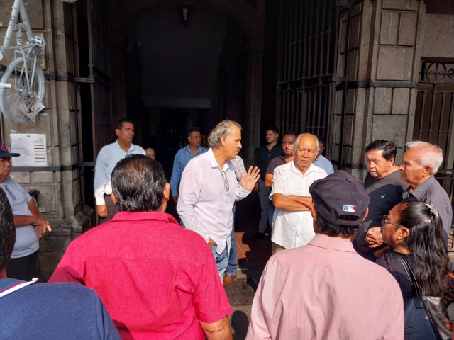 Solicitan líderes transportistas aumento al pasaje, en reunión con autoridad estatal