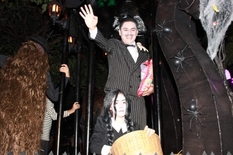 Miles disfrutan el desfile “Almas de Luz” en Jojutla