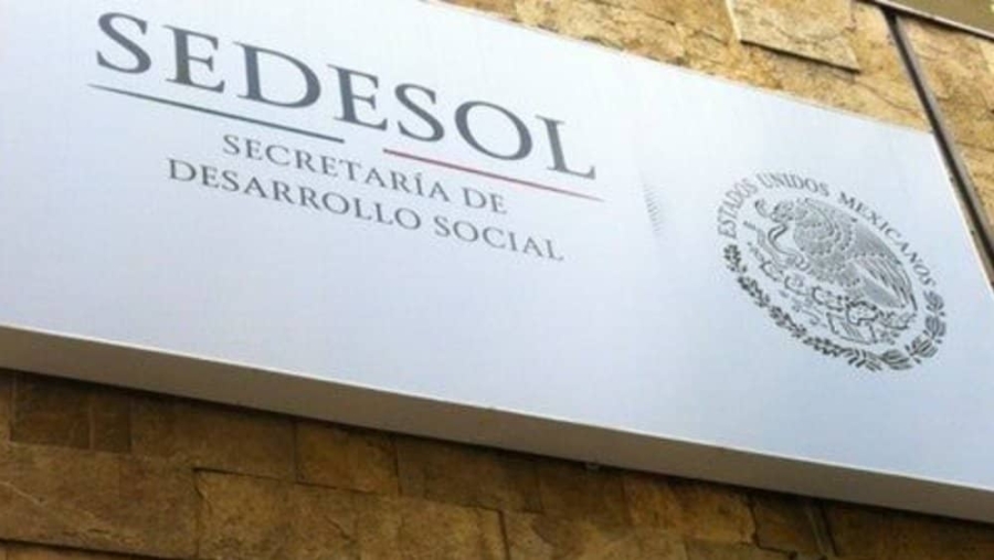 Vinculan a proceso a exfuncionaria de Sedesol por 