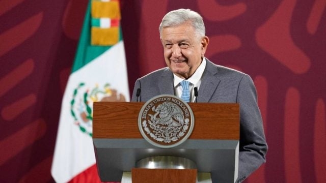 ‘No me meto ni me preocupa’: AMLO sobre pleito entre Sansores y Monreal