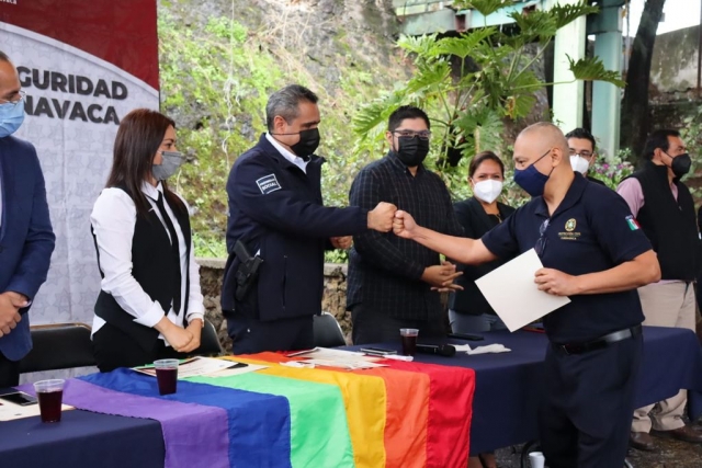 Capacitan a policías capitalinos en protocolos de actuación para personas de la diversidad