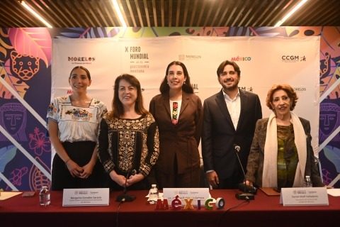Margarita González Saravia y Josefina Rodríguez Zamora encabezaron la presentación del evento en la sede de la Secretaría de Turismo federal, en la Ciudad de México. 