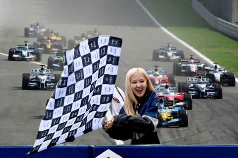 Rosé de BLACKPINK brilla en el GP de Miami 2025 al ondear la bandera a cuadros en la carrera sprint de F1