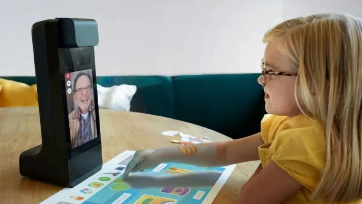 Amazon Glow, un gadget diseñado para que los niños no se aburran en las videollamadas