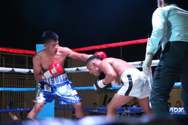 Jesús “Pitbull” Pérez” ganó su cuarta pelea profesional por decisión unánime, en combate a seis rounds; el peleador de la colonia Flores Magón buscará salir de la entidad y combatir en otro estado para adquirir más fogueo.