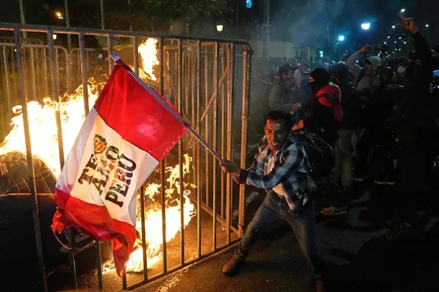 Perú declarará estado de emergencia en Lima tras protestas