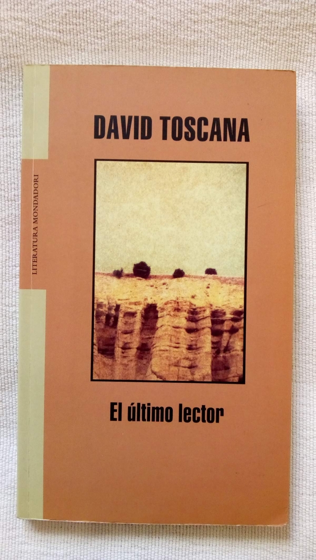   Abrir un libro de Toscana es adentrarse en una de las voces más destacadas de la narrativa mexicana actual.