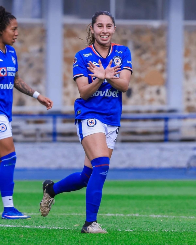 Alejandra Lomel&iacute; consigui&oacute; un golazo al minuto 43.