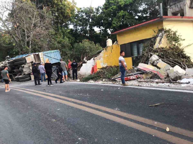 No se informó si el camión tuvo alguna falla mecánica.