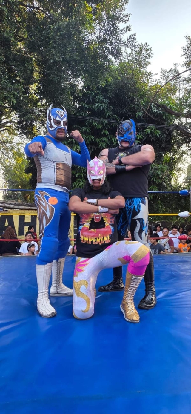 Eclipse, Black &Aacute;ngel y Sombra Imperial se quedaron con la tercera lucha.