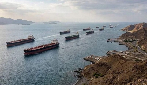 Ir&aacute;n autoriza paso de buques con alimentos y ayuda por estrecho de Ormuz