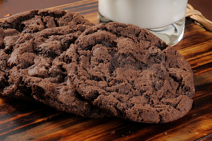 Del microondas a la felicidad: Galletas de chocolate instantáneas irresistibles