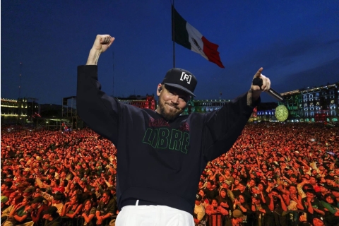 Residente reúne a 180 mil personas en el Zócalo con un concierto de rap y conciencia social