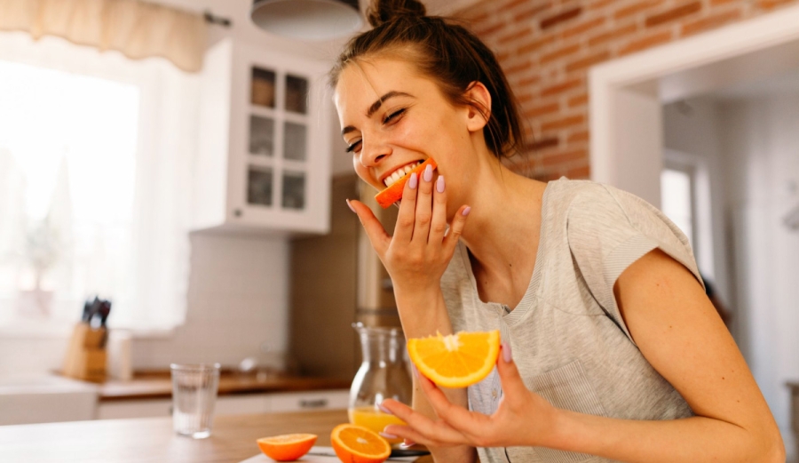 Evitar las frutas y verduras en su versión líquida es mejor para tu salud