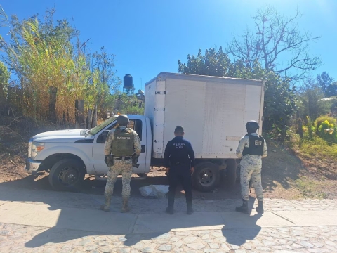 Aseguran en Michoacán despensas con con siglas del CJNG