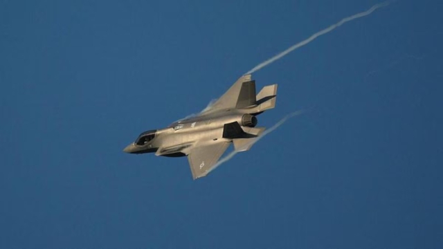 Avi&oacute;n F-35 de Estados Unidos aterriza de emergencia tras presunto ataque iran&iacute;
